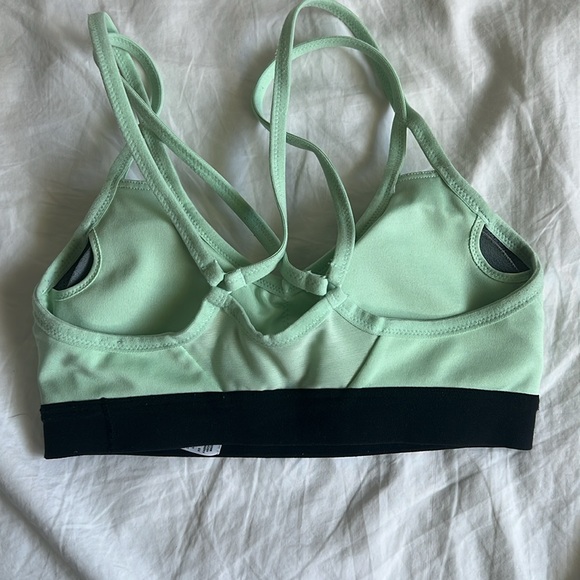 Mint green Nike sports bra - Picture 2 of 3